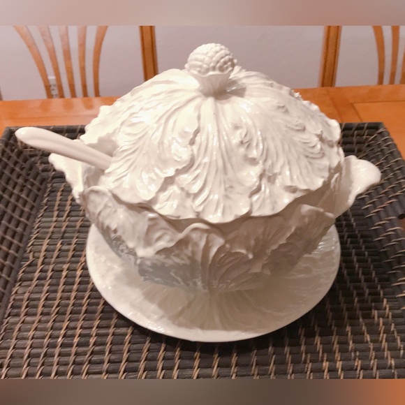 Cabbage WHITTIER POTTERY Large Soup Tureen Ladle Under Plate.